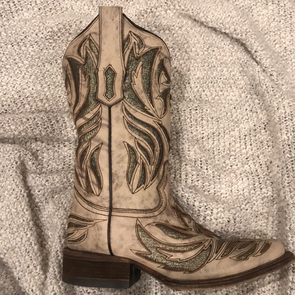 LIKE NEW CORRAL BOOTS